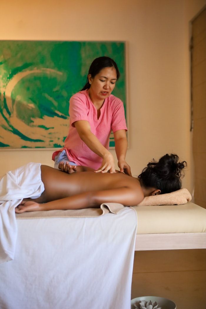 Rücken- und Nackenmassage