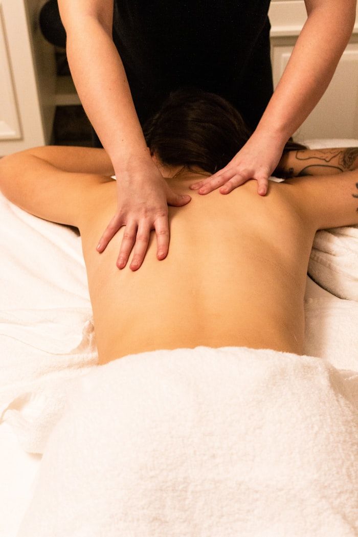 Asiatische Salz-Öl-Massage